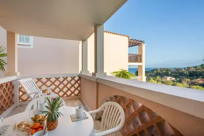 Image de L'Esquinade (F2 105) by Interhome