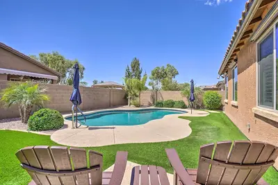 Image de Spacious & Modern Surprise Home w/ Pool!