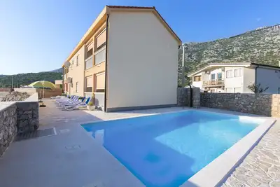 Holiday apartmant Anabella with pool Top 1