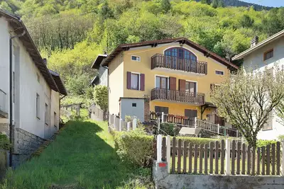 Image de Maison de vacances « In Valtellina Da Valter et Lella » avec vue montagne, Wi-Fi et climatisation