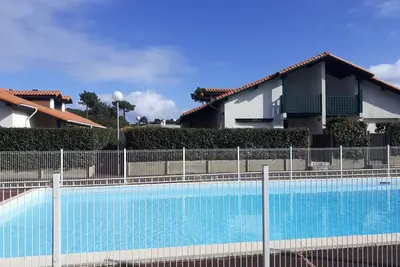 Image de Villa Patio pour 6 avec Piscine et Parking Privé, à 2000m des Plages de Capbreton