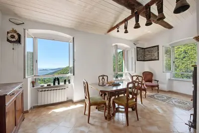 Image de Villa 'Cottage con Vista Mare' près de la mer avec jardin
