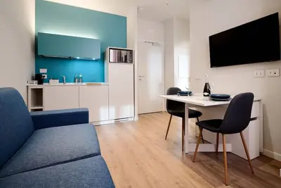 Image de Blue Donatello Charm and elegance by Hospity