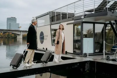 Image de Komforturlaub im Hybrid-Hausboot auf der Saar