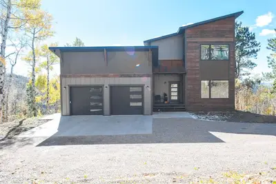 Image de Amazing Views from Window Filled Modern Cabin near Terry Peak w/ Hot Tub!