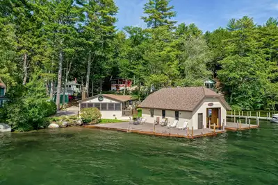 Image de Limited time fall specials at Hummingbird on Lake Winnipesaukee