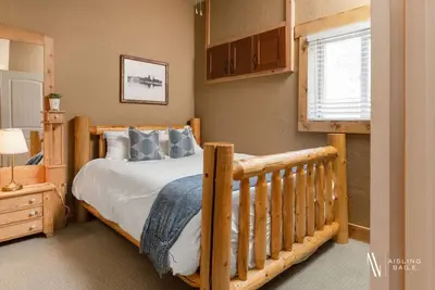 Image de Paddlers Inn - Guide's Suite | Rustic | Charming