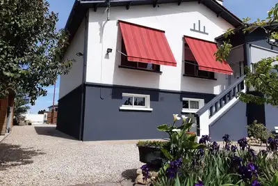 Image de Appartementà l'étage d'une maison individuelle totalement indépendant