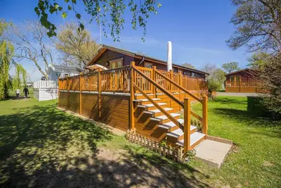Image de Stunning lodge with free WiFi for hire at Carlton Meres in Suffolk ref 60013m