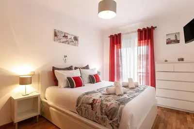 Solange' Place - 300 metres from Nazaré Beach