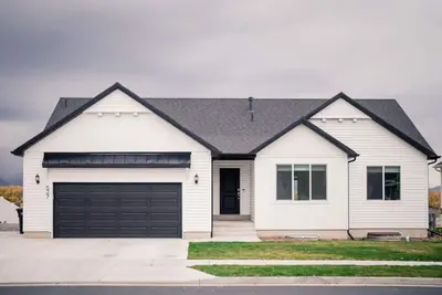 Image de Cheerful home in quiet neighborhood