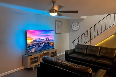 Image de Cheerful & Relaxing ~ 5* Location ~ Pool ~ Parking