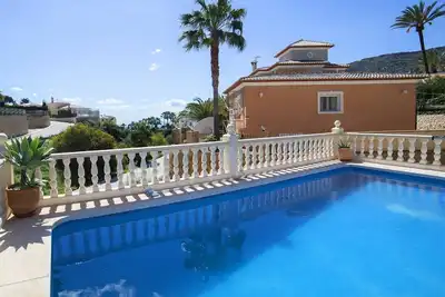 Image de Maison de vacances privée avec Wifi, piscine privée, climatisation, Tv, terrasse, parking
