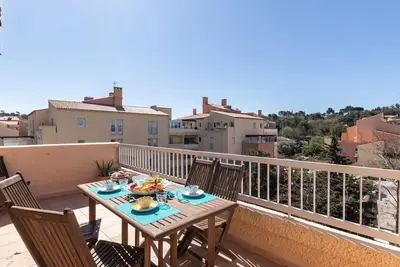 Image de Joli appartement avec climatisation, Wifi, Tv, terrasse, vue panoramique et parking