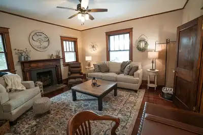 Image de Historic 3br Bungalow in the Town of Appomattox