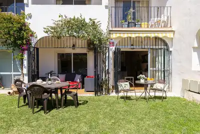 Image de Sunny Zoco Calahonda pool & tennis longte, Mijas Costa, Spain