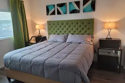 Image de #202 New 2-bedroom condo just 3 minutes drive to Evergreen State Fairgrounds