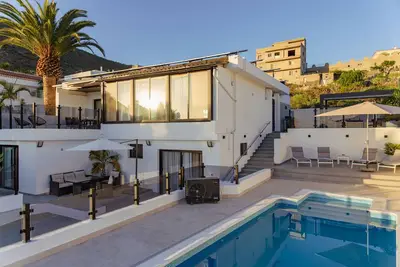 Image de Villa de vacances 'La Blanca' avec vue sur la mer, Wi-Fi et climatisation