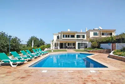 Image de Villa 'Casa dos Avós' avec piscine privée, terrasse et Wi-Fi