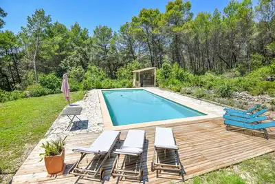 Image de Maison 12 couchages avec piscine et pinede à 12 min du centre d'Aix en Provence.