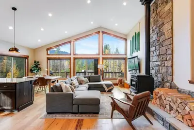 Image de Family-Friendly Cabin W/ Mountain Views and Hot Tub