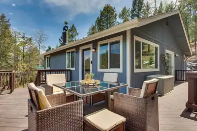 Image de Scenic Conifer Getaway w/ Game Room & Hot Tub!