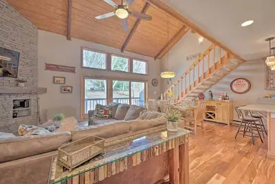 Image de Lincoln Station Escape - Walk to Restaurants!