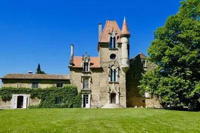 Image de Château Rouge (15 pers - piscine)