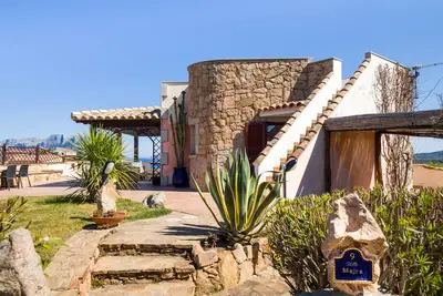 Villa Majra - superbe piscine surplombant Tavolara
