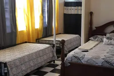 Image de 5 Studio with queen bed & bathroom - 10 min to beach & town