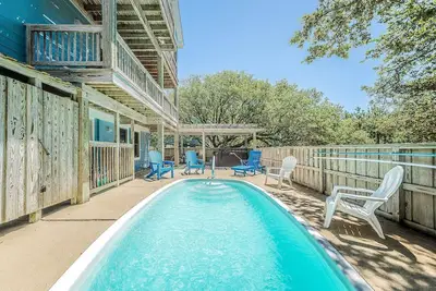 Image de Allora - Corolla, Ocean Sands, 450 Yds to Beach, Pool, Hot Tub, Pool Table, Gas Fireplace, Pets Ok