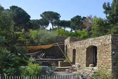 Image de 500m mer, piscine chauffée, vues mer, terrasses ombragées, accès plages à pied