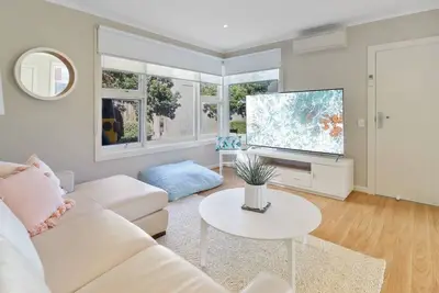 Image de Central Terrace I Walk to Beach & Town