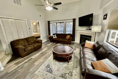 Image de Hidden Gem- 4 Bdrm 3 Ba Sleeps 12! Indoor Pool, Gym, Fishing, Golf, & Playground