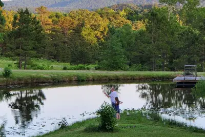 Image de Cabin in Ouachita mountains with hot tub and great views!