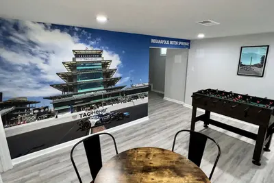 Image de Renovated home in Speedway minutes from Indy 500 and close to Downtown