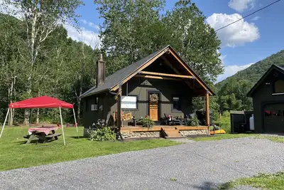 Image de Enjoy the mountains, fishing, a camp fire and much more!