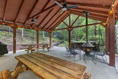 Image de A-Frames Under the Canopy - Multi-Cabin Retreat