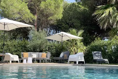 Image de Maison contemporaine entre mer et village