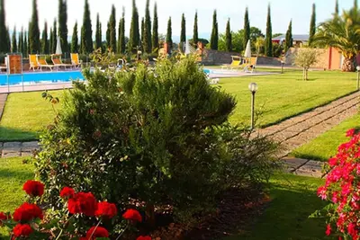 Image de Cozy Tuscan apartment with pool by the sea!
