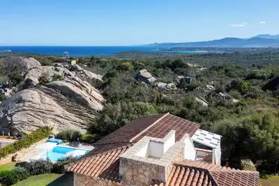 Art Villa, private pool, sea view, large garden