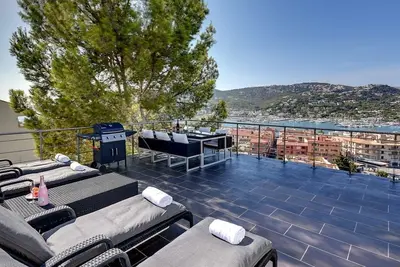 Image de City villa with gym and sensational harbor/sea and mountain views
