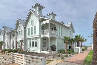 Image de Lakeside Beach Cottage @ Cinnamon Shore South W/ Great Views & Amenities!