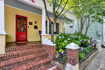 Image de Historic & sunny home w/ Fireplace steps from Usna & Downtown Annapolis