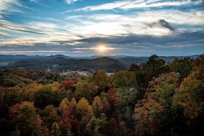 Image de YonderCabin: a Modern Cabin with Views for Days