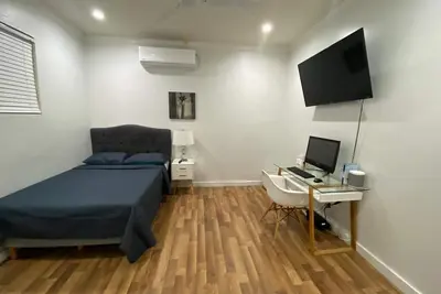 Image de 1 Br w/ Free Breakfast, Car & Airport Pickup