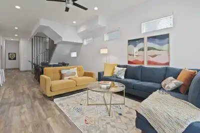 Image de Spacious 8 Bedroom 8 Bathroom Home in Central Houston!