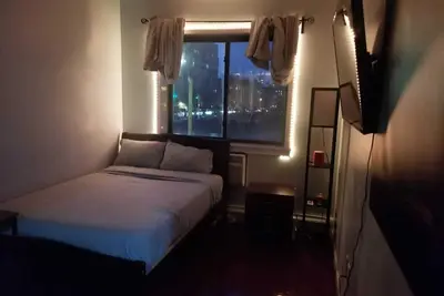 Image de Ambient 2br/2ba For Groups - 15 Min to City