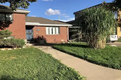 Image de 4 Bedrooms 1, 777 sqft brick house 0. 5 mile away from Anschutz medical center