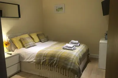 Image de Private Entry Double bedroom with beautiful views!
